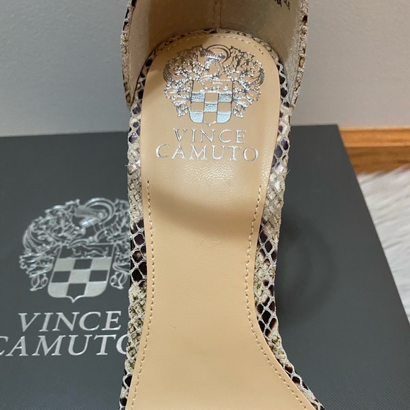 FLASH SALE Vince Camuto Bendiva Snakeprint Heels - Picture 8 of 12